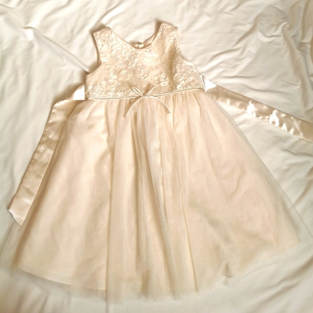 Cream white sleeveless kids Dress
